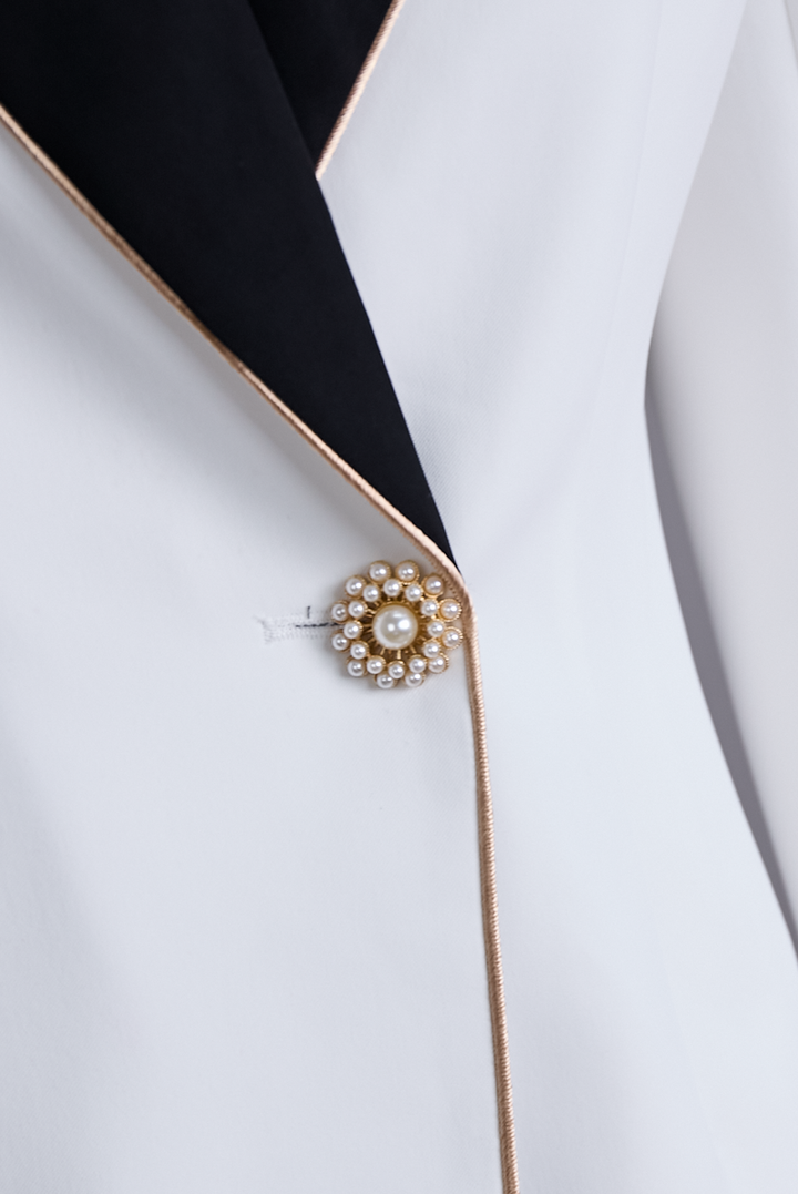 Petula | Blazer ajustado para mujer con corte asimétrico