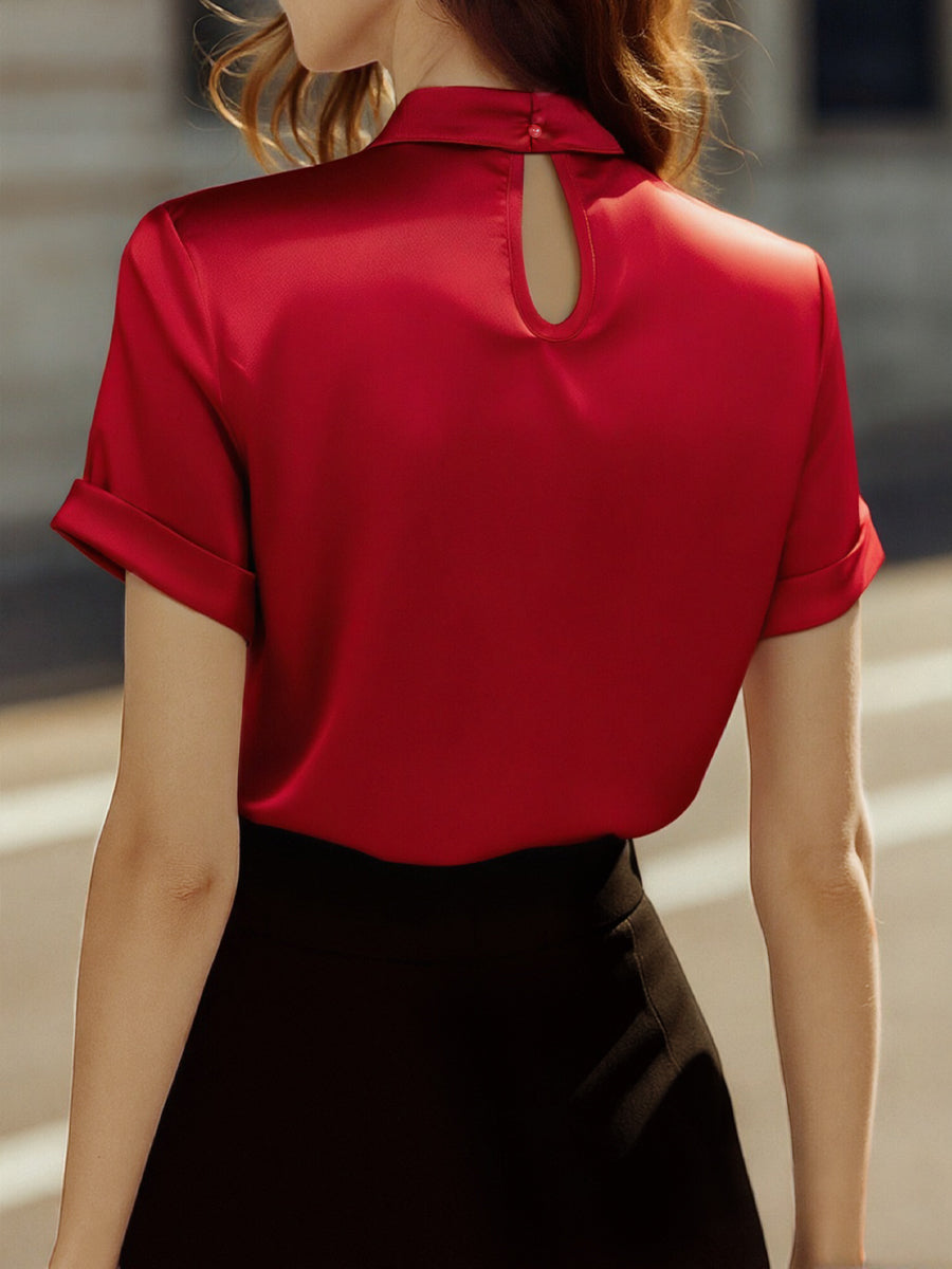 Nala | Blusa de satén elegante con moderno escote en forma de llave
