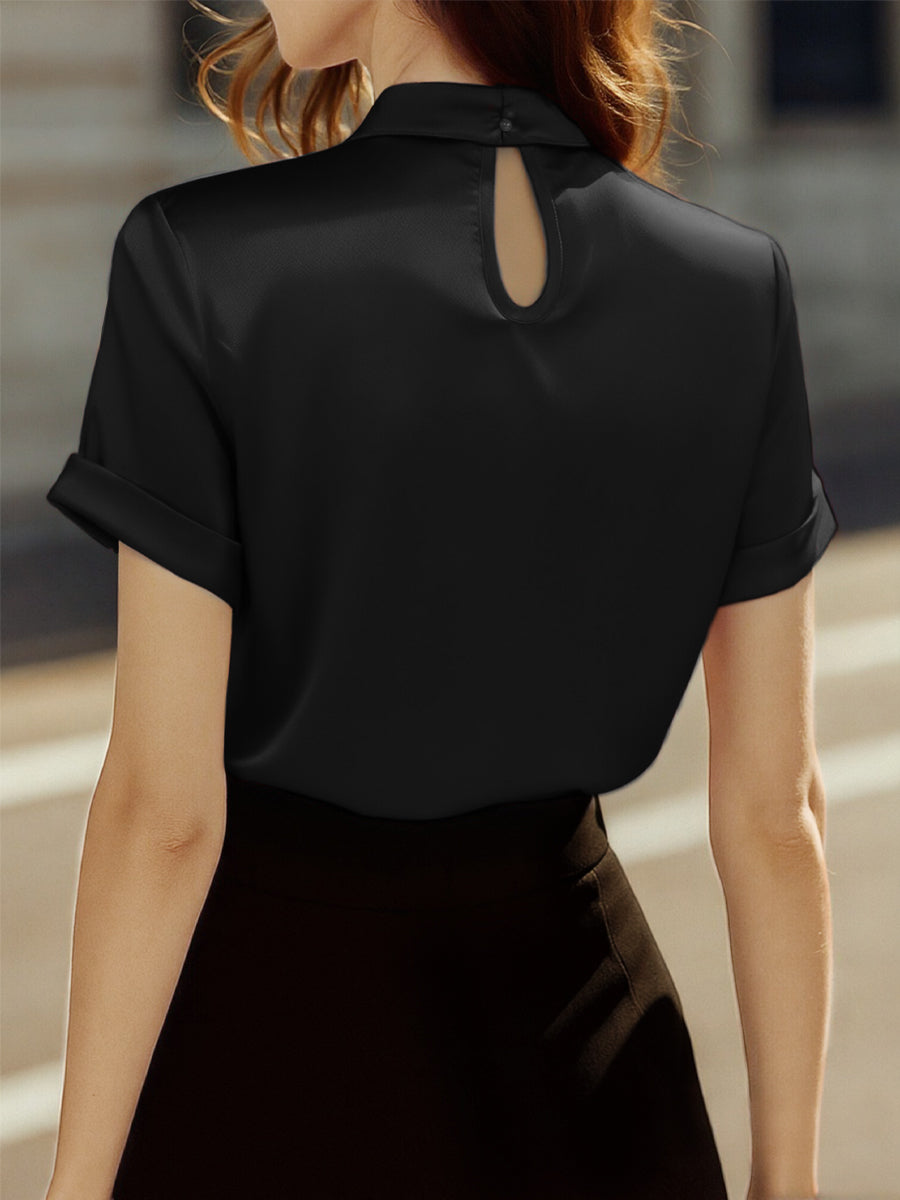 Nala | Blusa de satén elegante con moderno escote en forma de llave