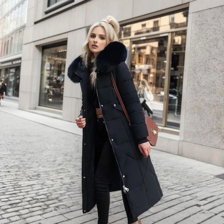 Klara | Abrigo de invierno maxi de plumas con capucha y cuello decorativo