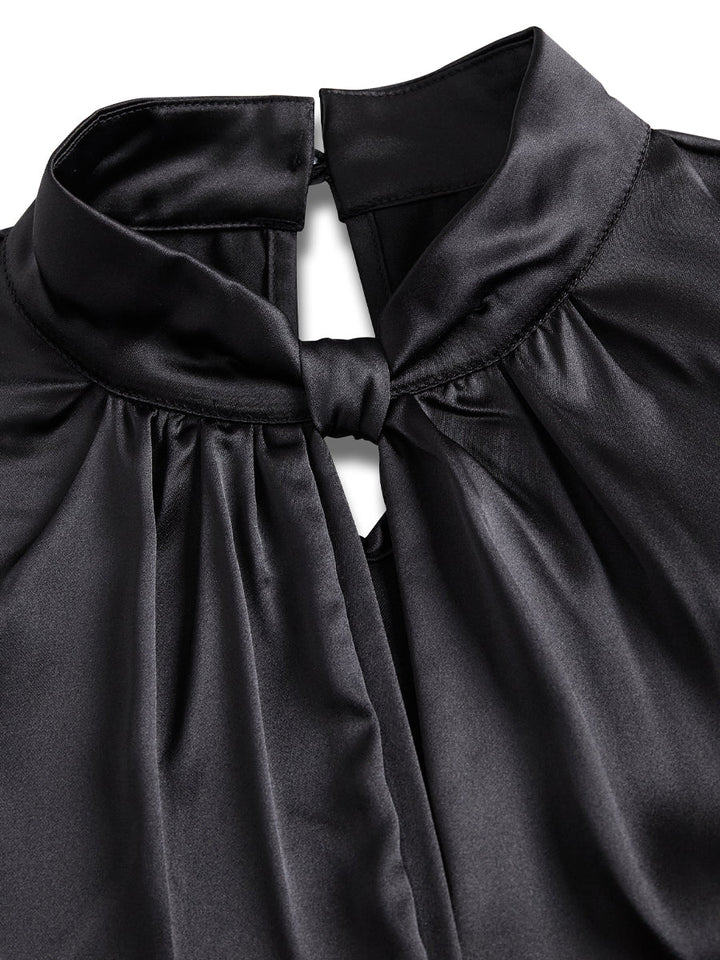 Nala | Blusa de satén elegante con moderno escote en forma de llave