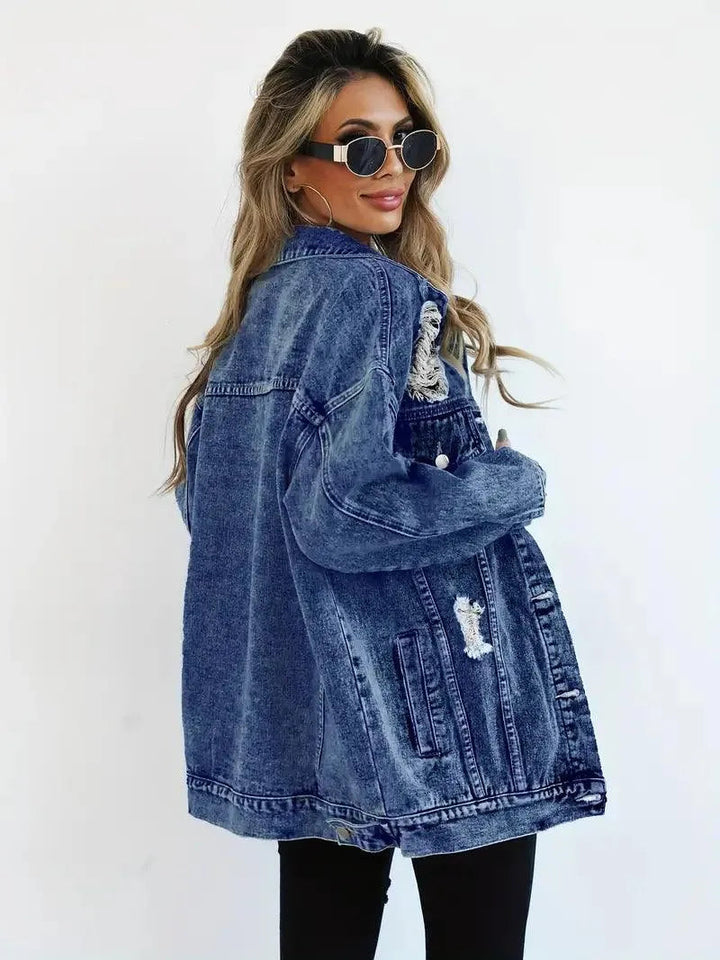 Megan | Chaqueta de mezclilla oversize para mujer con desgastes, estilo moderno y casual