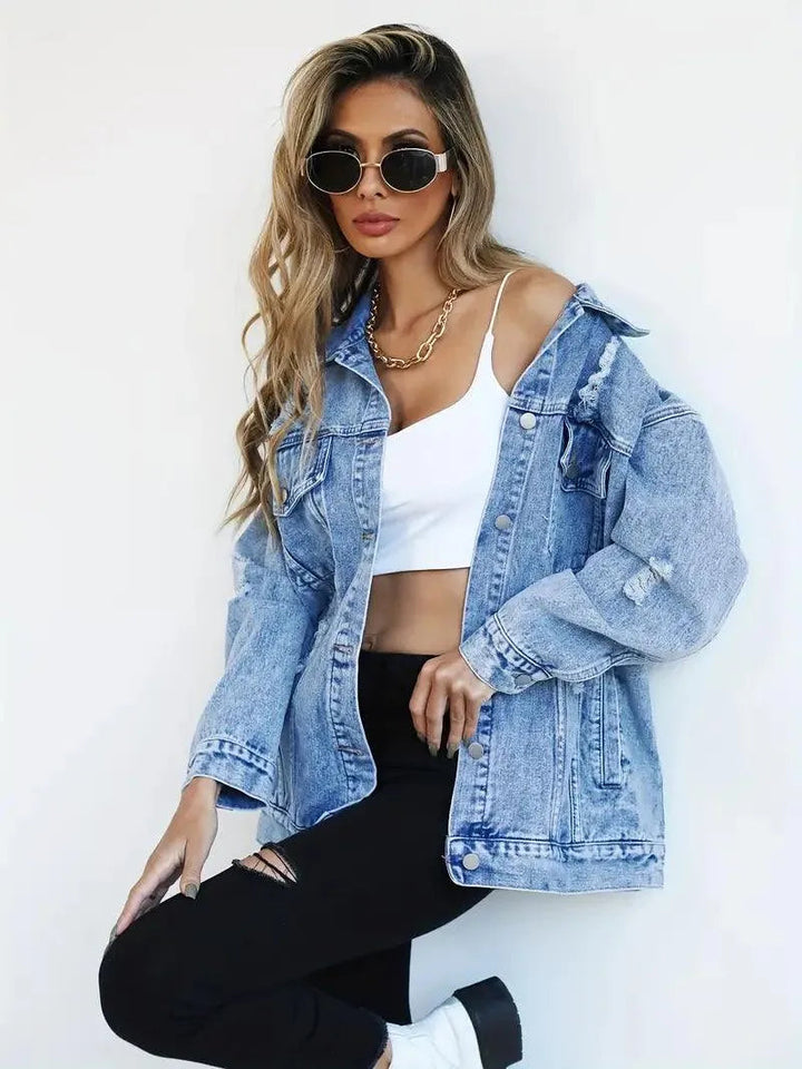 Megan | Chaqueta de mezclilla oversize para mujer con desgastes, estilo moderno y casual