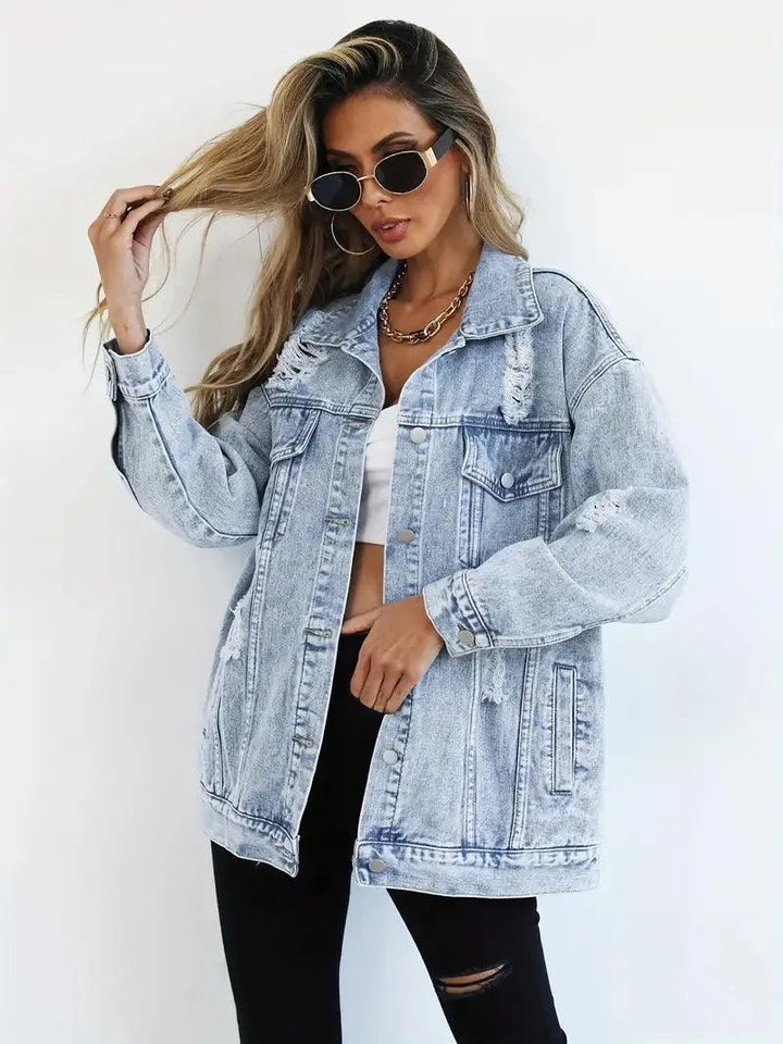 Megan | Chaqueta de mezclilla oversize para mujer con desgastes, estilo moderno y casual