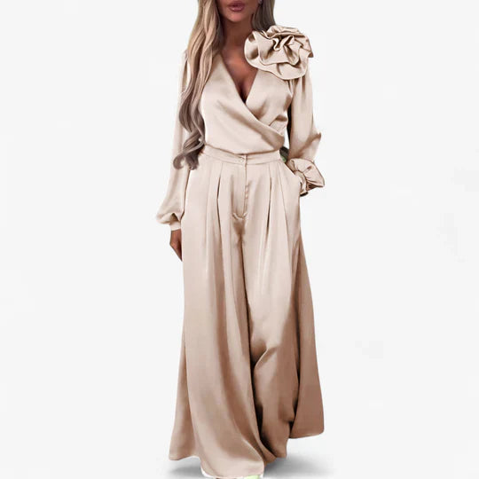 Frida | Conjunto elegante de mujer con blusa de escote en V y pantalones anchos