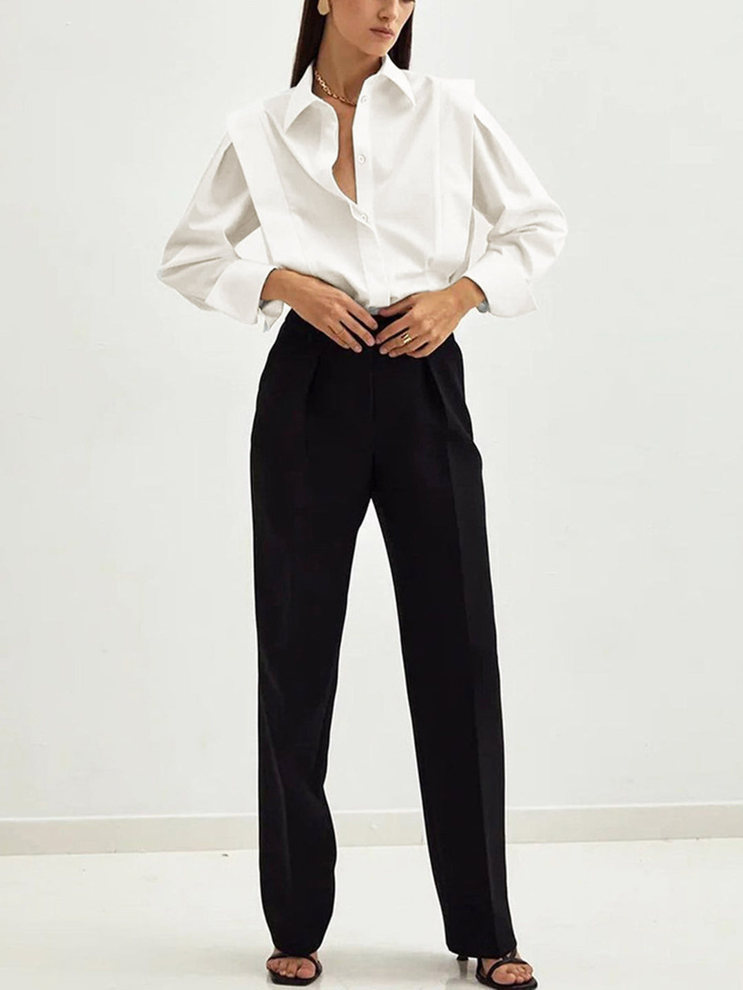 Madge | Camisa de mujer con cuello y puños anchos, elegante clásica