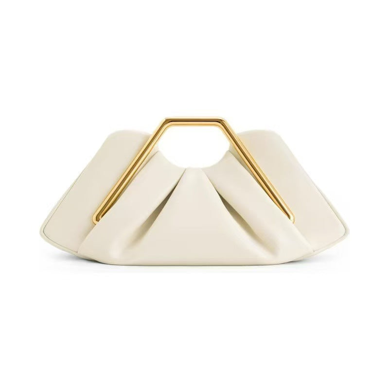 Mildred | Bolso de mano de piel plisada con asa geométrica dorada