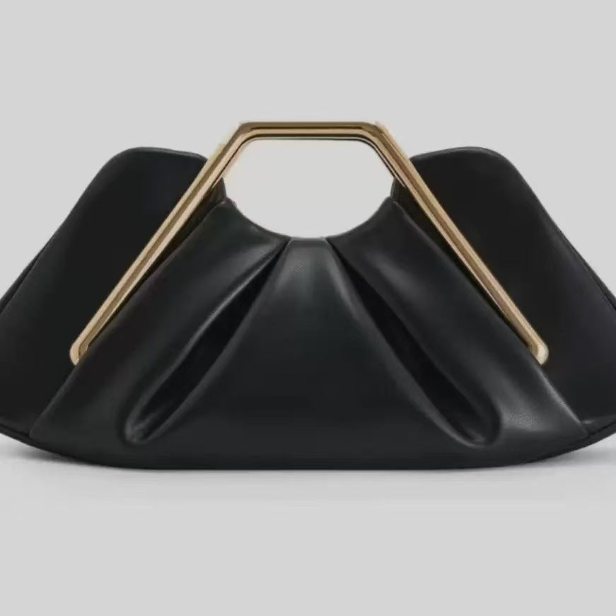 Mildred | Bolso de mano de piel plisada con asa geométrica dorada