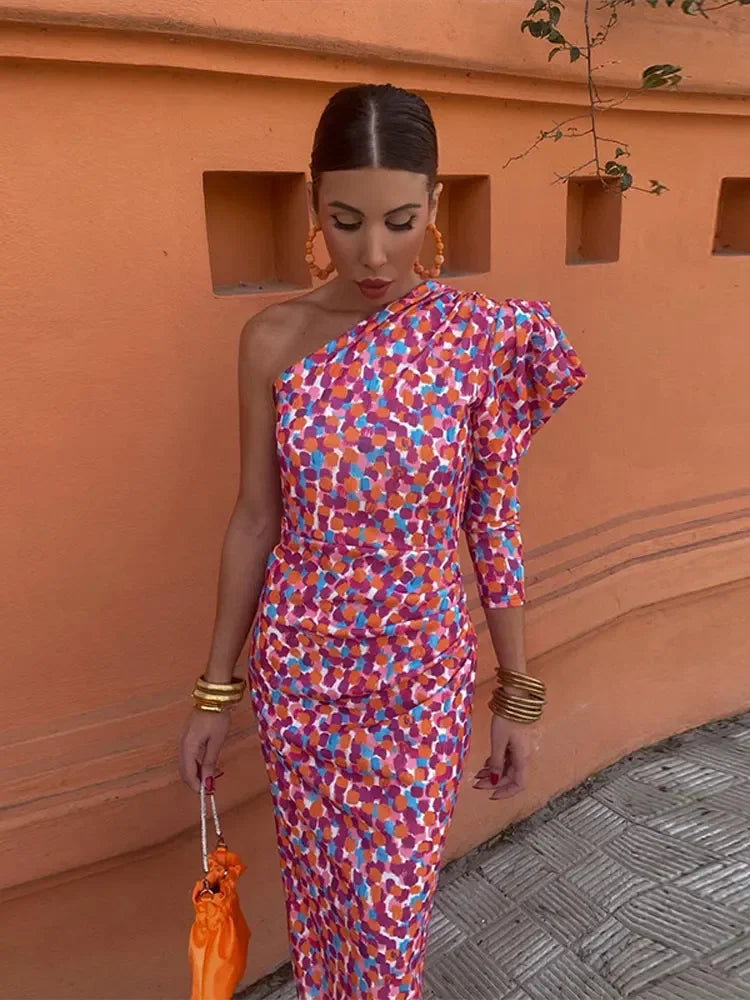Nicki | Vestido midi de un solo tirante con falda plisada