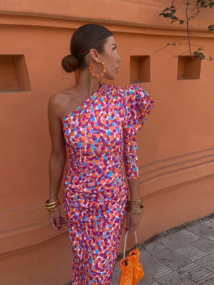 Nicki | Vestido midi de un solo tirante con falda plisada