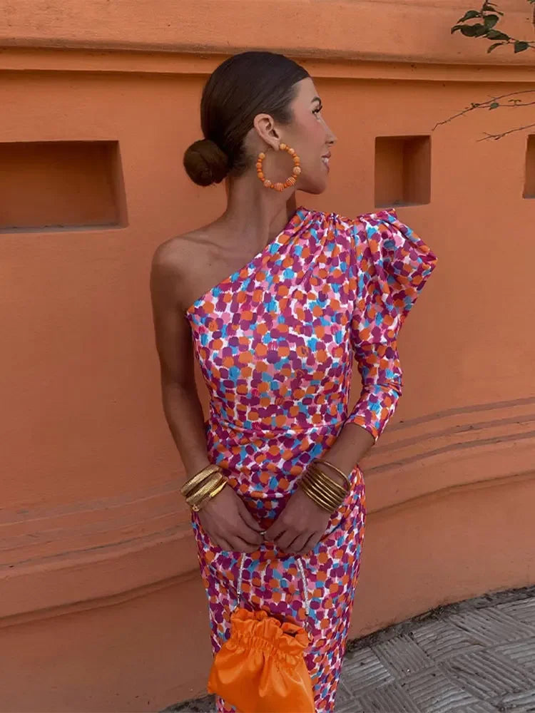 Nicki | Vestido midi de un solo tirante con falda plisada
