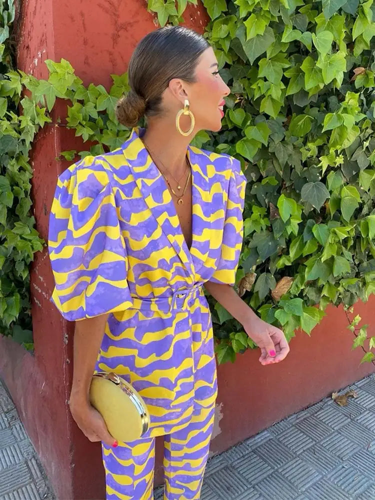 Bonnie | Conjunto elegante de mujer con estampado, chaqueta con mangas abullonadas
