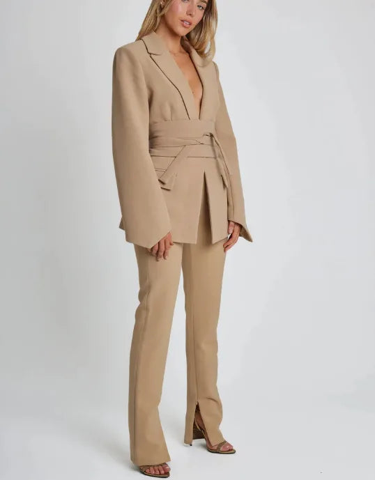 Ivy | Blazer elegante para mujer con cinturón