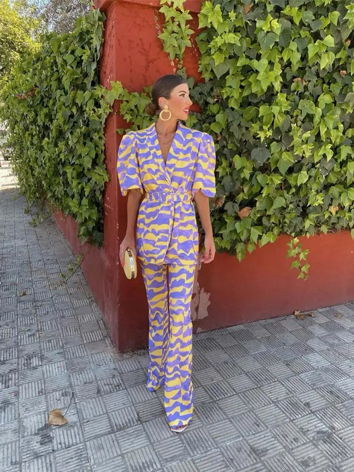 Bonnie | Conjunto elegante de mujer con estampado, chaqueta con mangas abullonadas