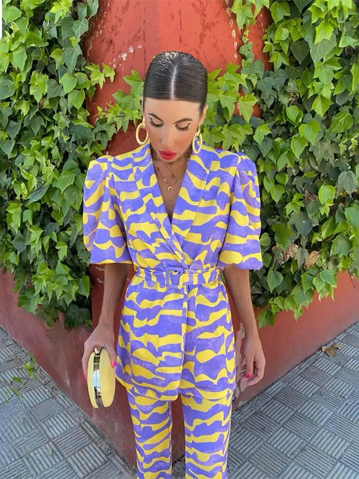 Bonnie | Conjunto elegante de mujer con estampado, chaqueta con mangas abullonadas