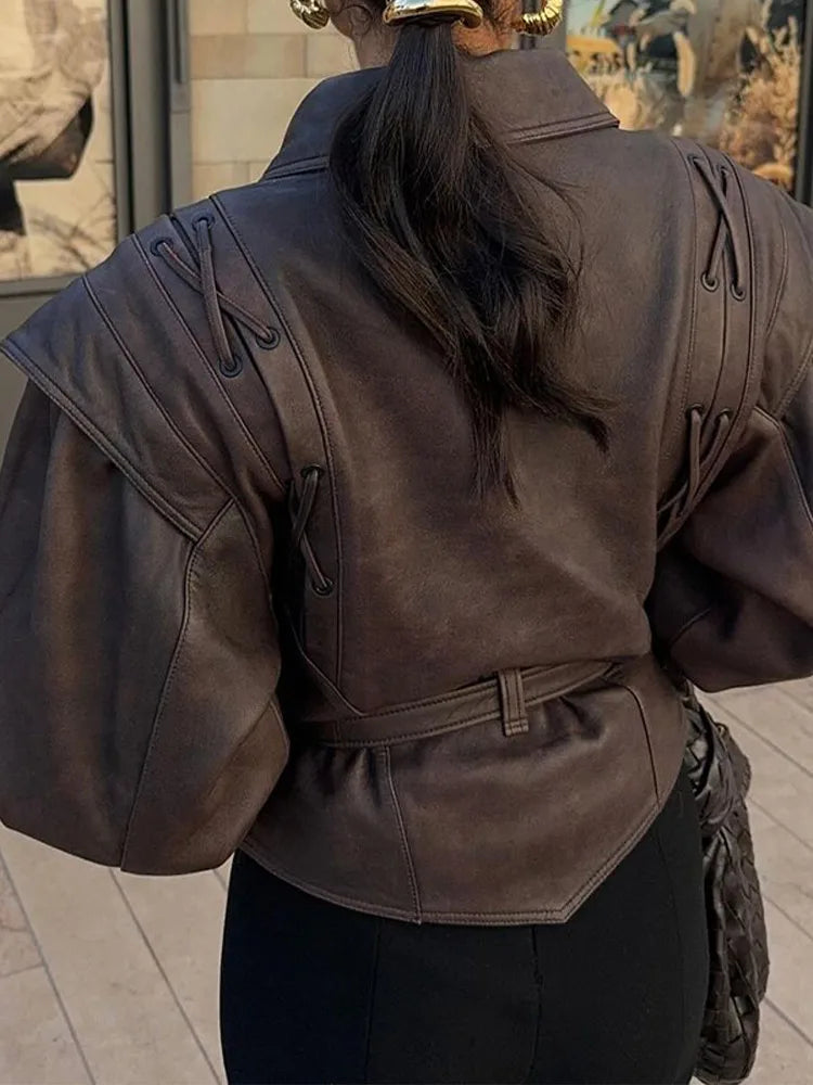 Veloria - Chaqueta de cuero para mujer con cinturón y costuras decorativas