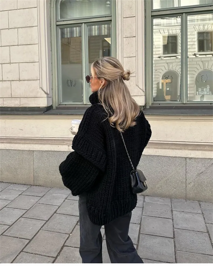 Magda | Suéter oversize de mujer con cuello alto