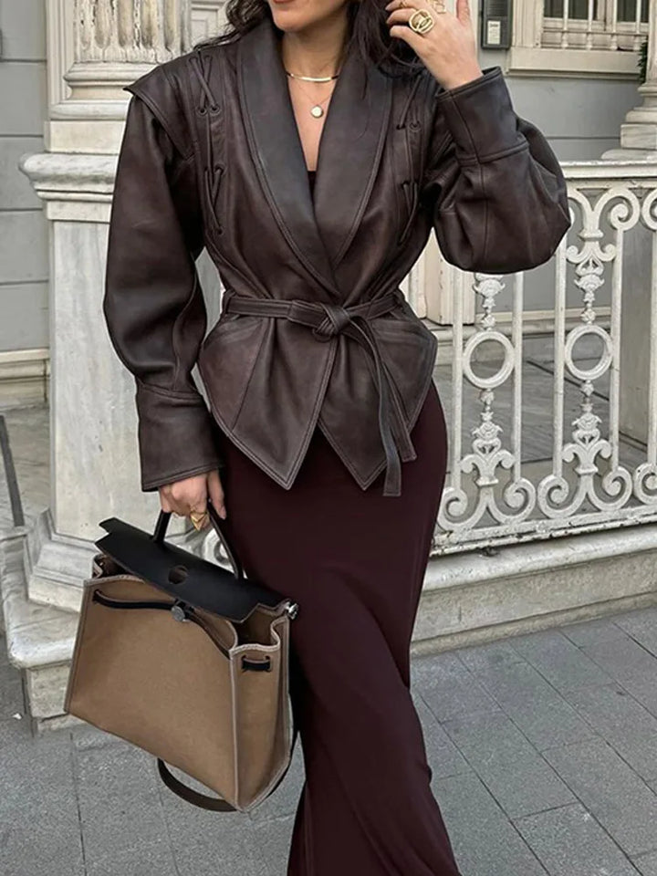 Veloria - Chaqueta de cuero para mujer con cinturón y costuras decorativas
