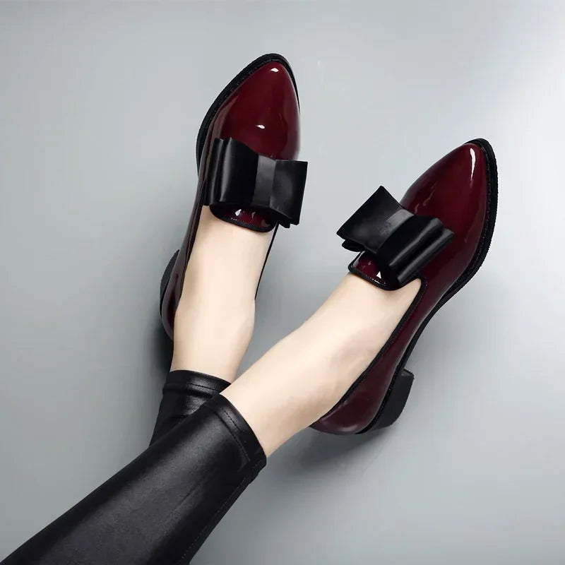 Ottilie - Elegantes Mocasines de Charol para Dama con Lazo