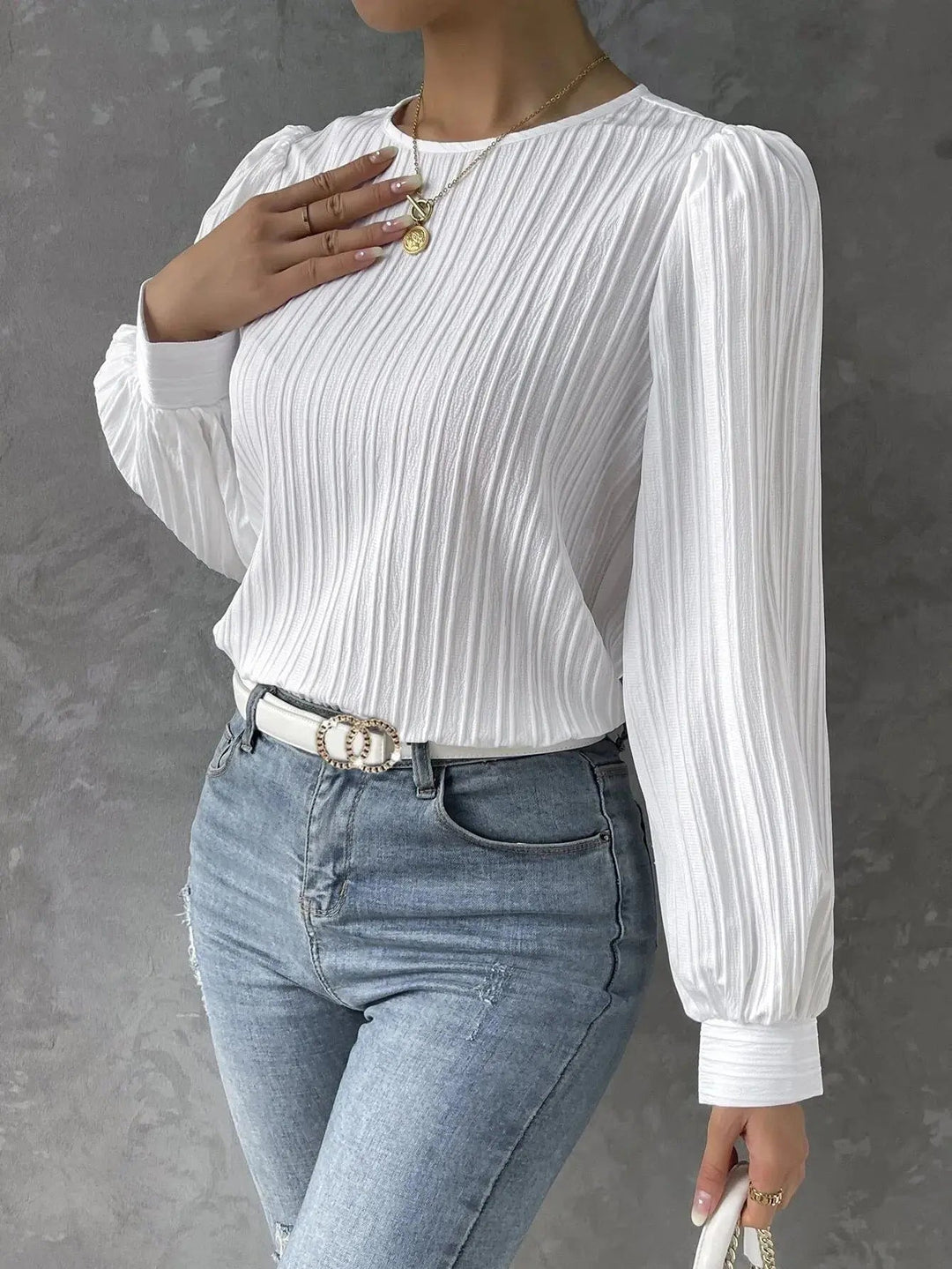 Violette - Blusa blanca con mangas abullonadas