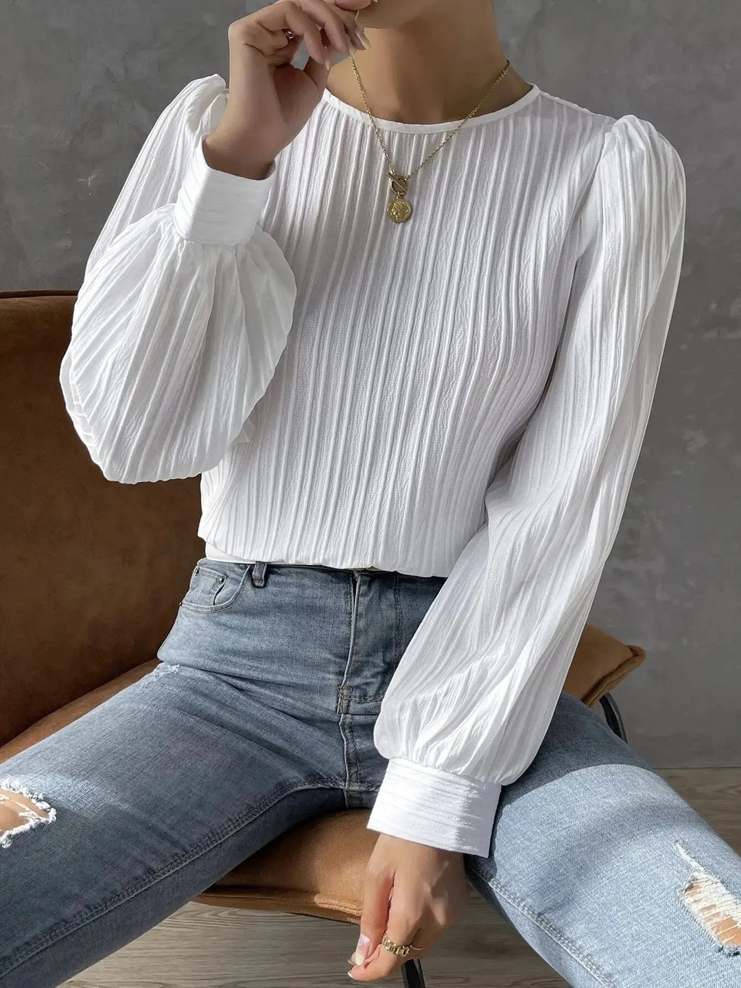 Violette - Blusa blanca con mangas abullonadas