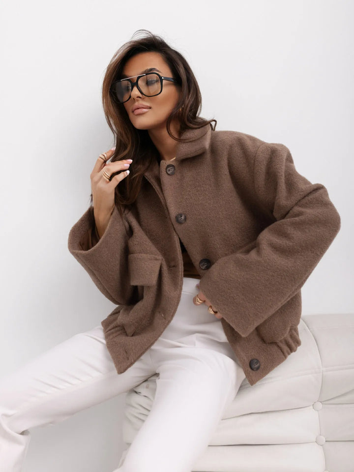 Daria – Chaqueta corta de tela suave con grandes bolsillos para mujeres