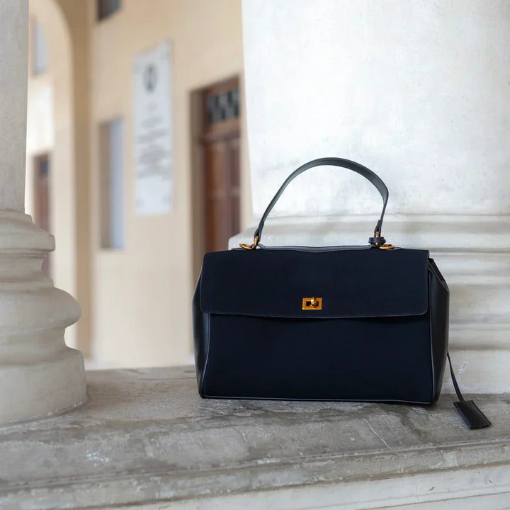Kira | Bolsa Premium