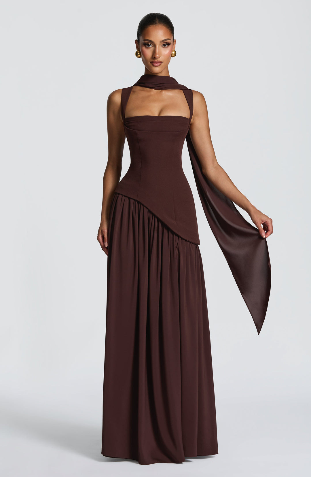 Quendrida | Vestido maxi de mujer con corte estructural y escote sencillo, elegante