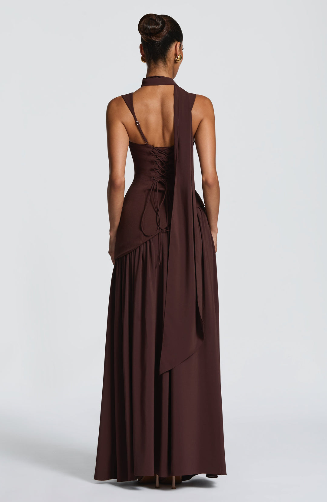 Quendrida | Vestido maxi de mujer con corte estructural y escote sencillo, elegante